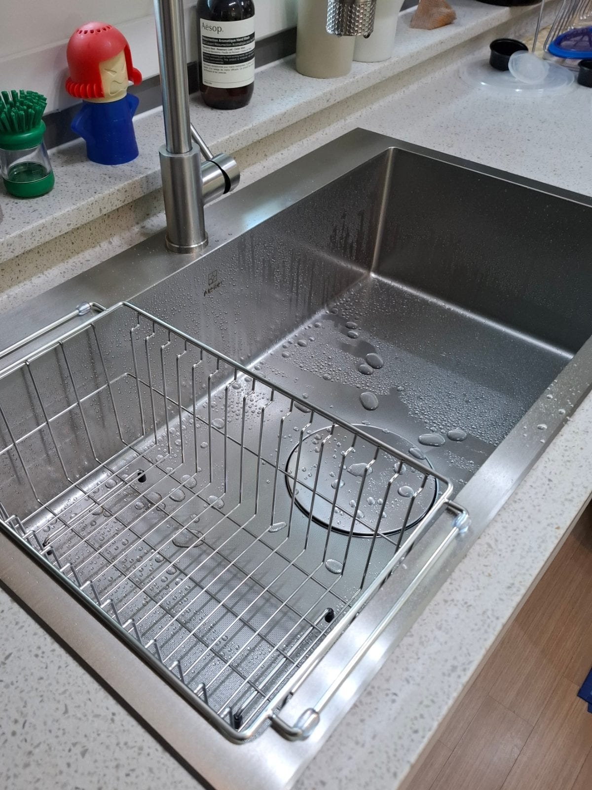 수원 사각싱크볼 교체, 엠보코팅 싱크볼과 폭포수전으로 시공